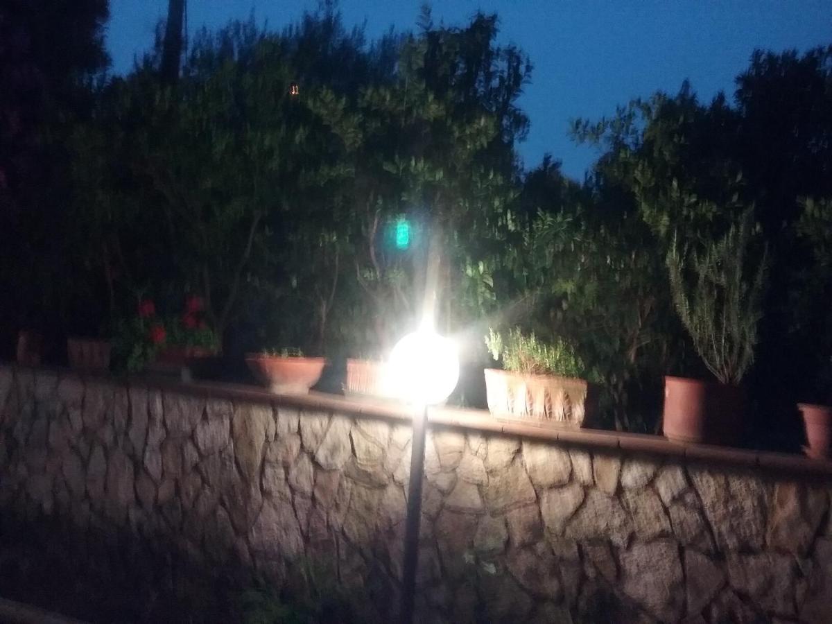 Nel Giardino Fiorito Apartment Salerno